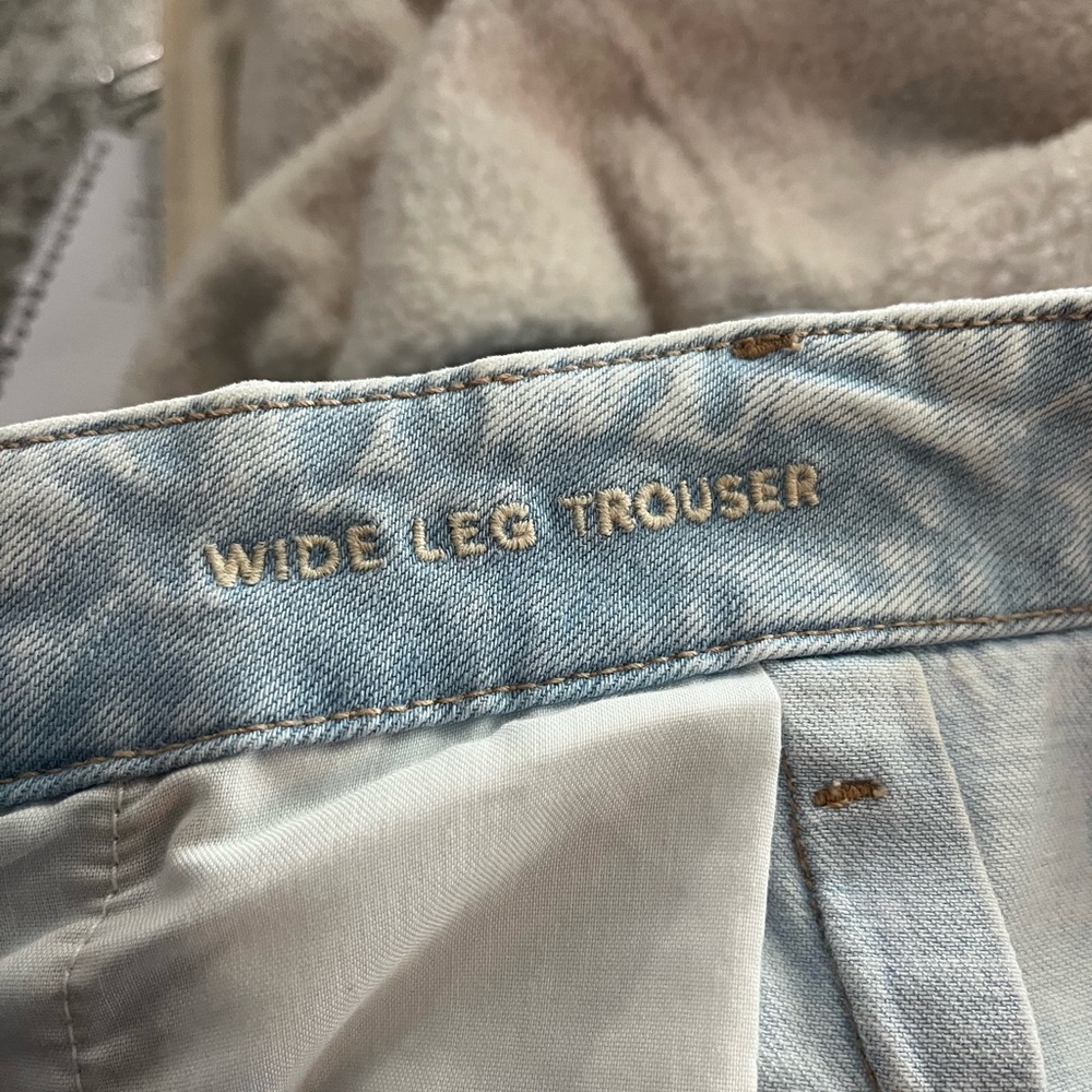 American Eagle Outfitters Light Blue Wide Leg Jeans - Picture 12 of 13